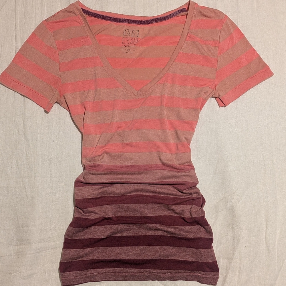 Nollie Ombre Fitted Short Sleeve V-neck Top